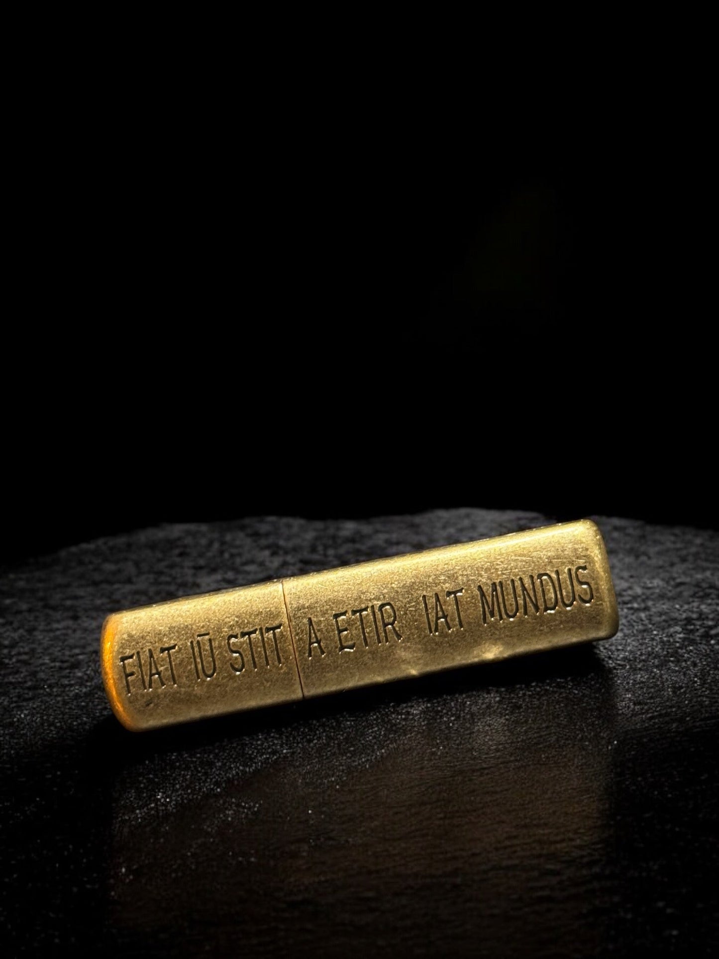 FLICKERFLARE™-CONSTANTINES LIGHTER